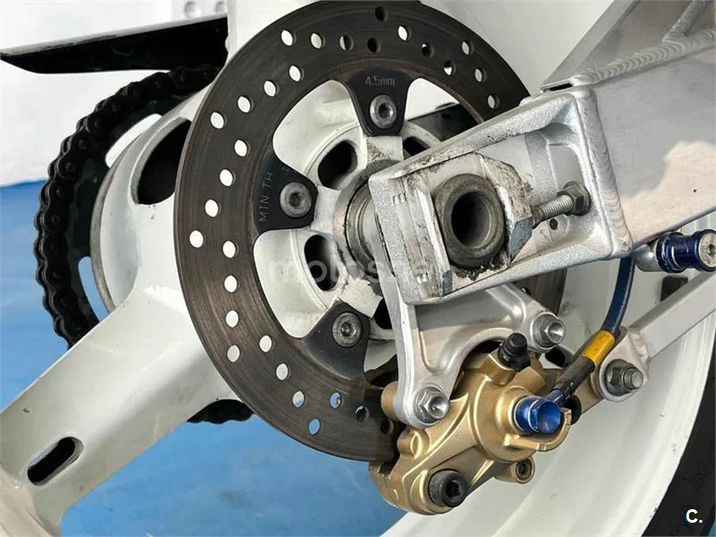 Suzuki GSX-R1000 – Vista 16