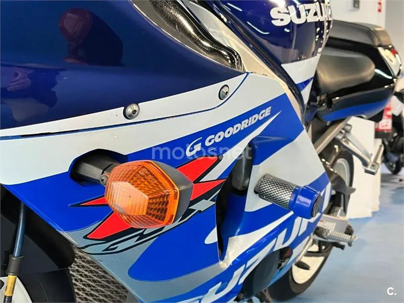 Suzuki GSX-R1000 – Vista 32