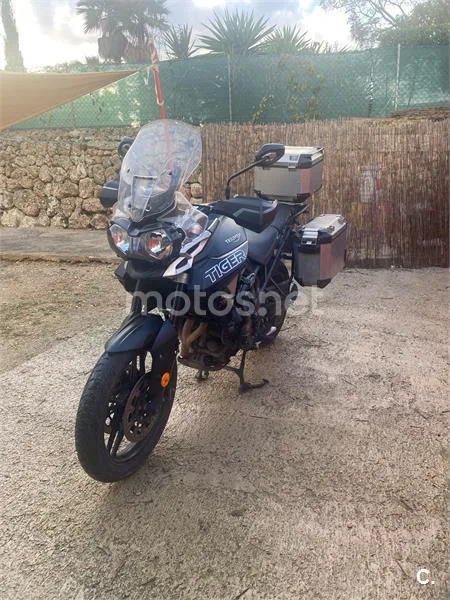 Triumph Tiger 800 - Vista 3