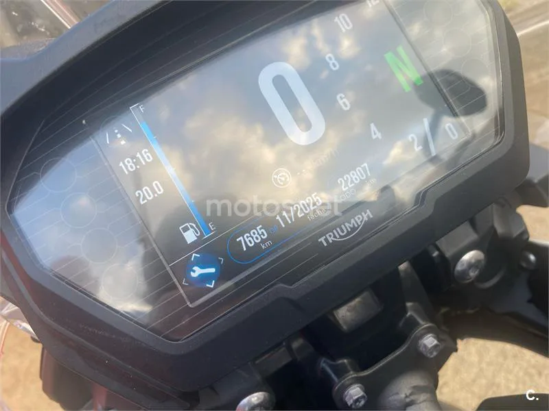 Triumph Tiger 800 - Vista 5