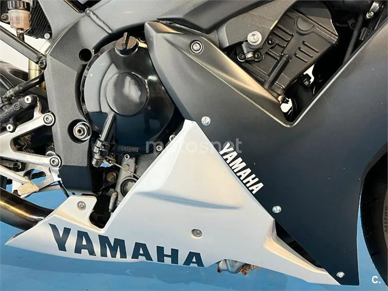 Yamaha R1 – Vista 11