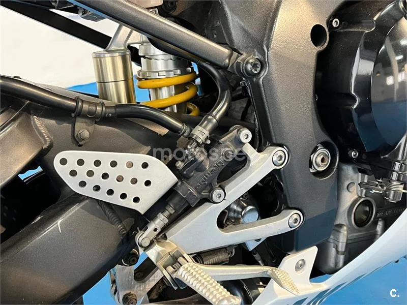 Yamaha R1 – Vista 13