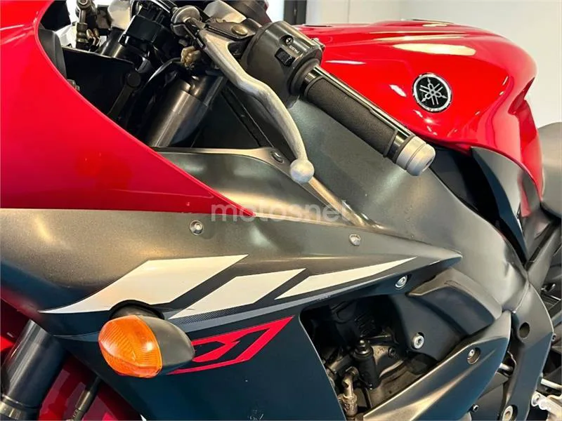 Yamaha R1 – Vista 24
