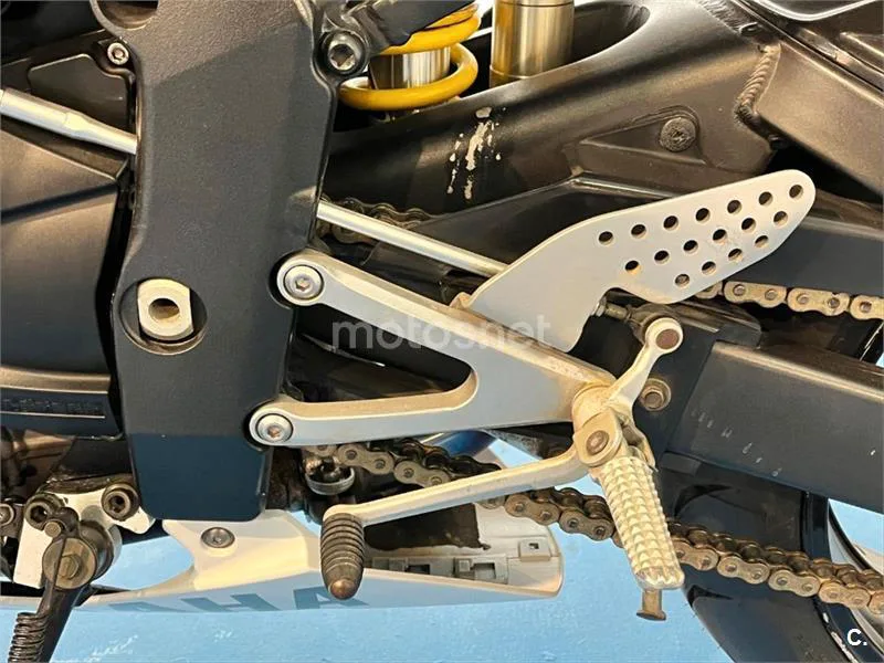 Yamaha R1 – Vista 28