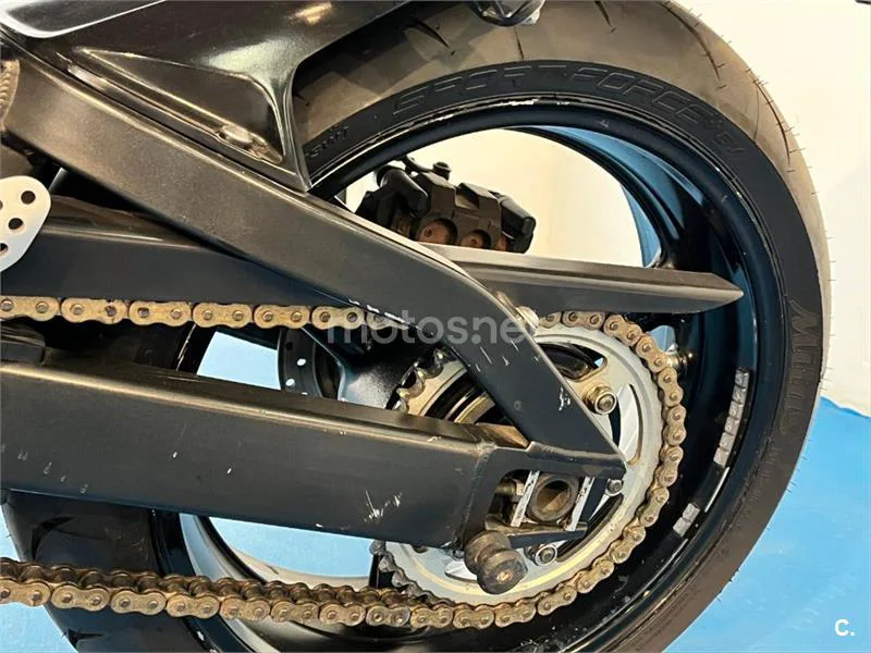 Yamaha R1 – Vista 30