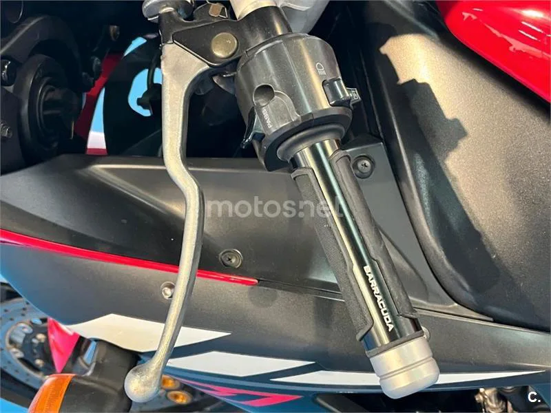 Yamaha R1 – Vista 32