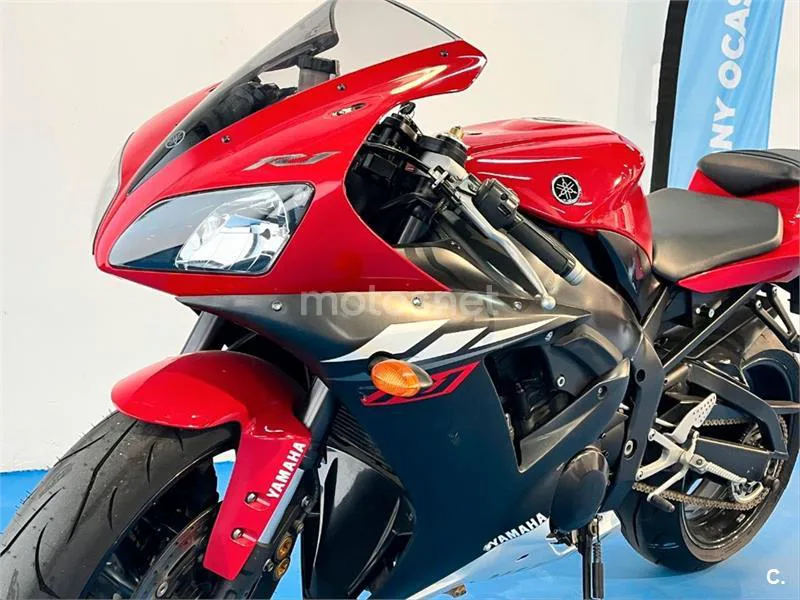 Yamaha R1 – Vista 34