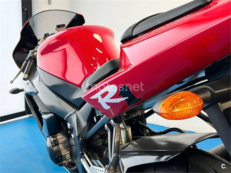 Yamaha R1 – Vista 38