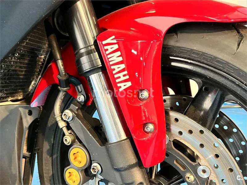 Yamaha R1 – Vista 8