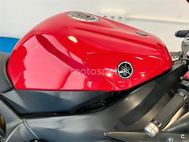 Yamaha R1 – Vista 10