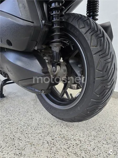 Yamaha XMAX 300 – Vista 6