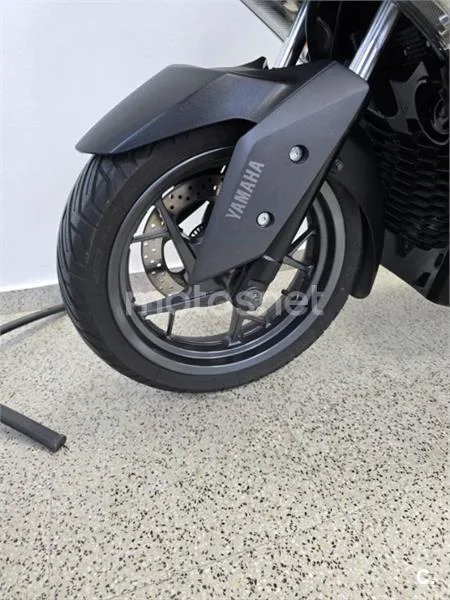 Yamaha XMAX 300 – Vista 7
