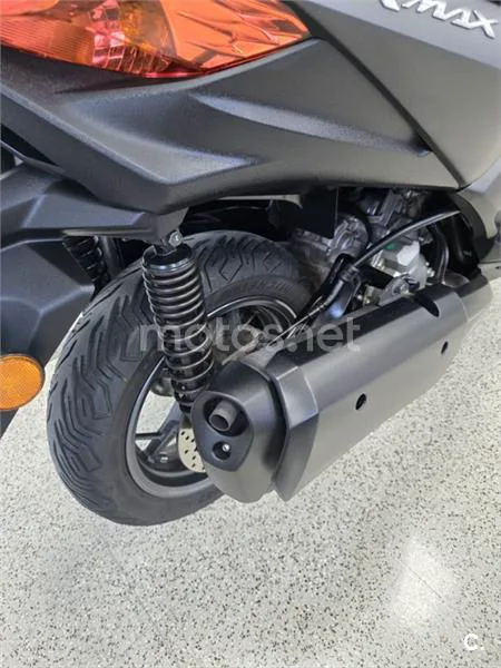 Yamaha XMAX 300 – Vista 8