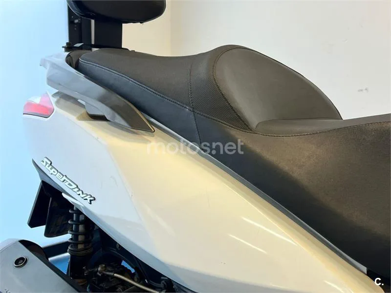 Kymco Super Dink 300 – Vista 11