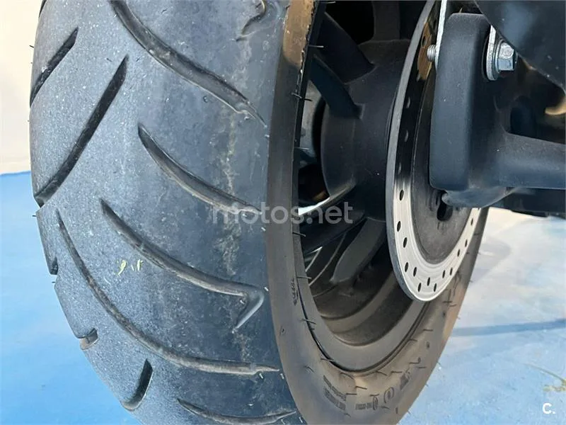 Kymco Super Dink 300 – Vista 13