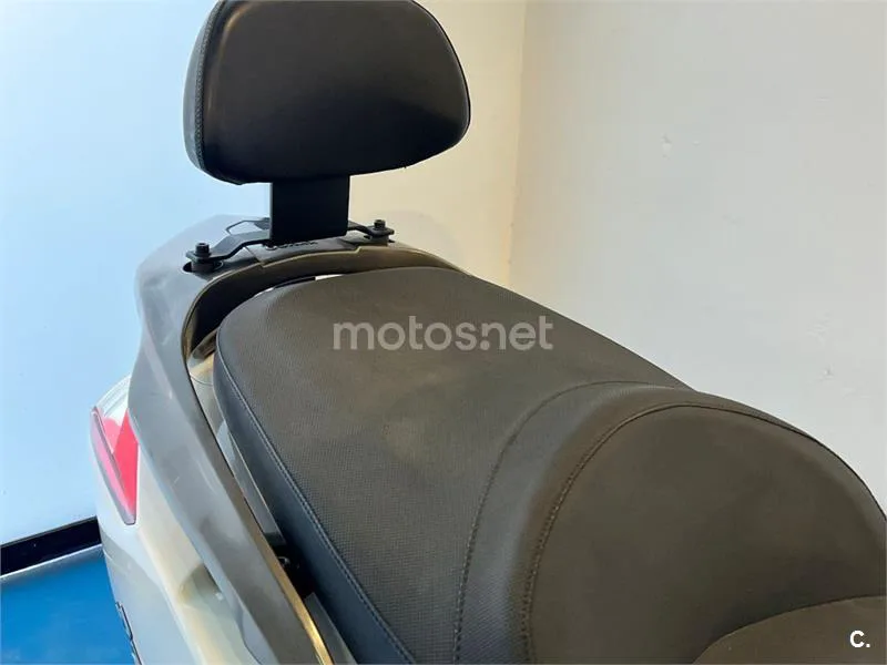 Kymco Super Dink 300 – Vista 17