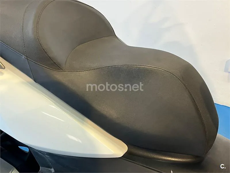 Kymco Super Dink 300 – Vista 18