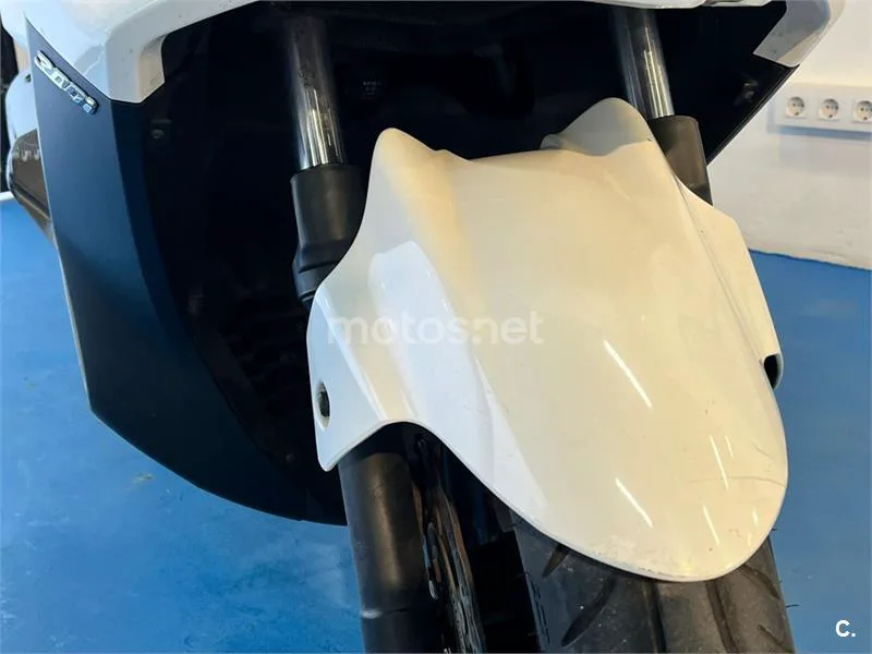 Kymco Super Dink 300 – Vista 21