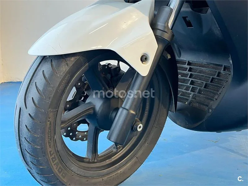 Kymco Super Dink 300 – Vista 24