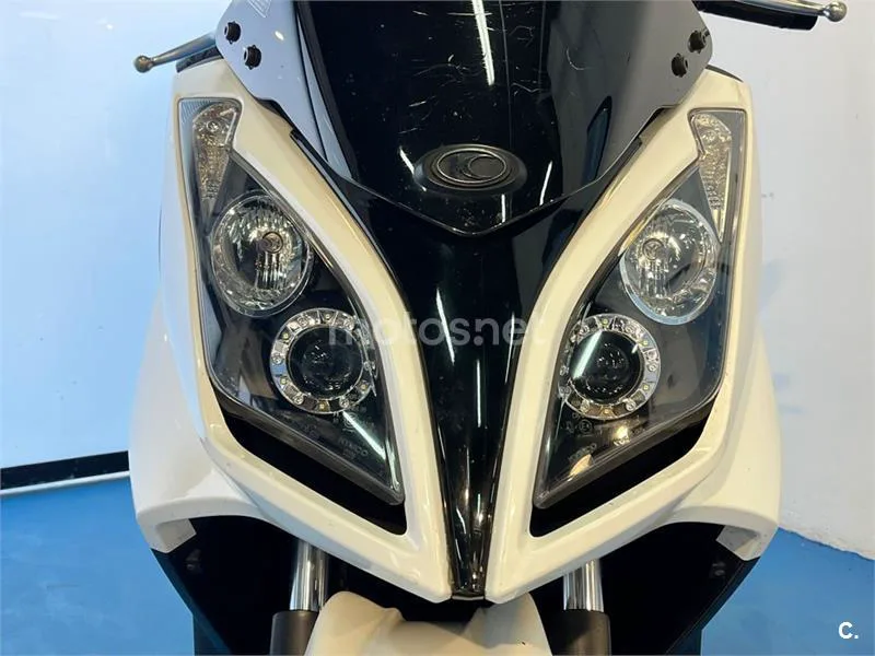 Kymco Super Dink 300 – Vista 4