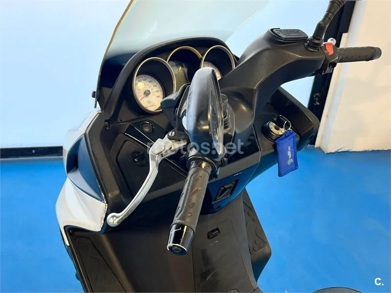 Kymco Super Dink 300 – Vista 33
