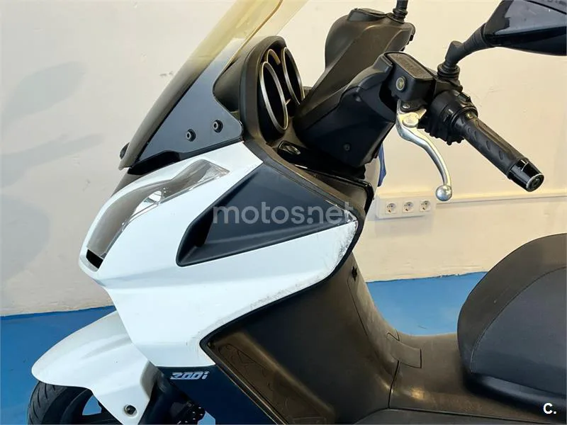 Kymco Super Dink 300 – Vista 35