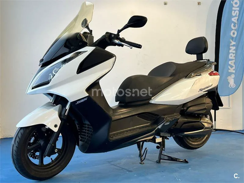 Kymco Super Dink 300 – Vista 5