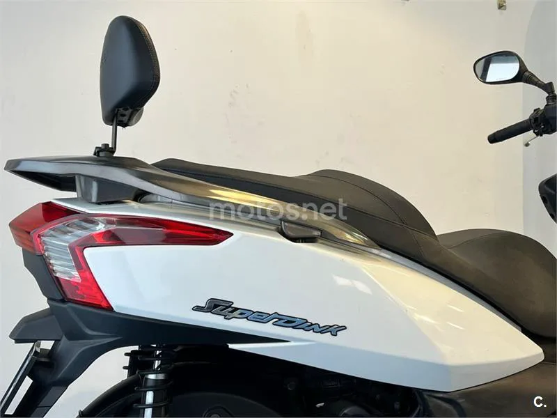 Kymco Super Dink 300 – Vista 7