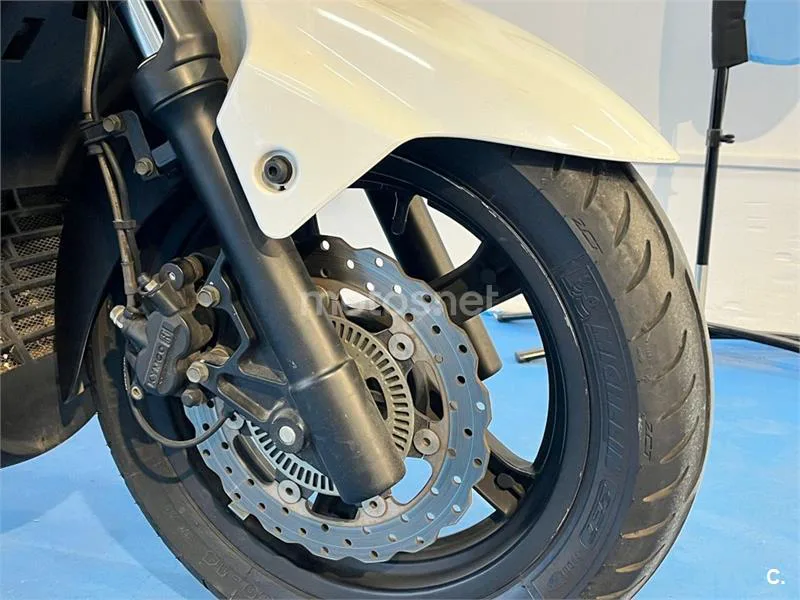 Kymco Super Dink 300 – Vista 8