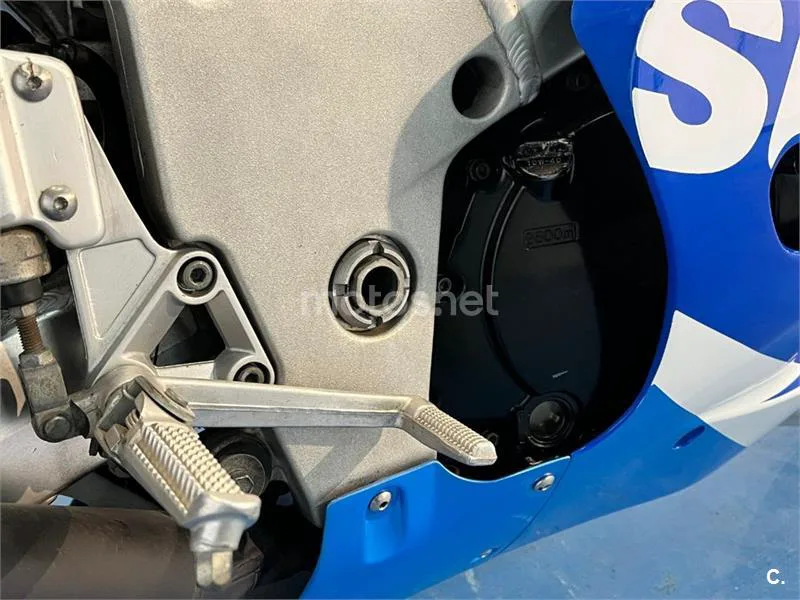 Suzuki GSX-R600 – Vista 12