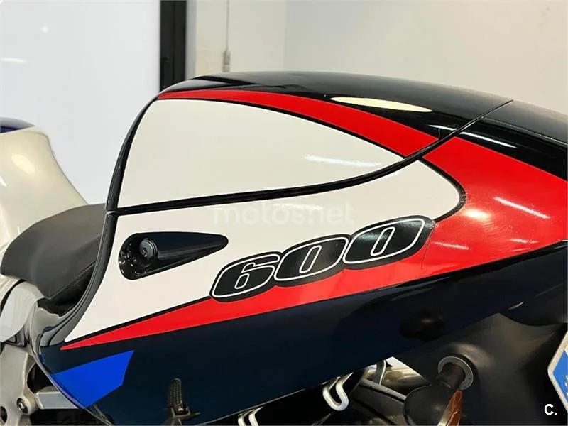 Suzuki GSX-R600 – Vista 30
