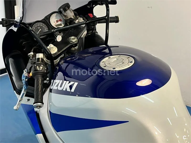 Suzuki GSX-R600 – Vista 32