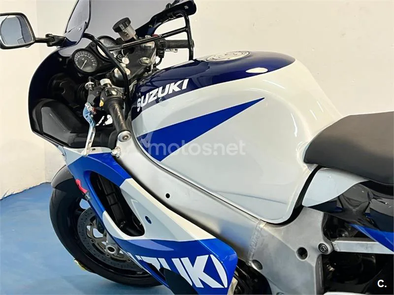 Suzuki GSX-R600 – Vista 33