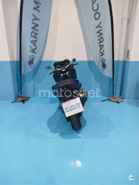 Yamaha TMAX – Vista 5