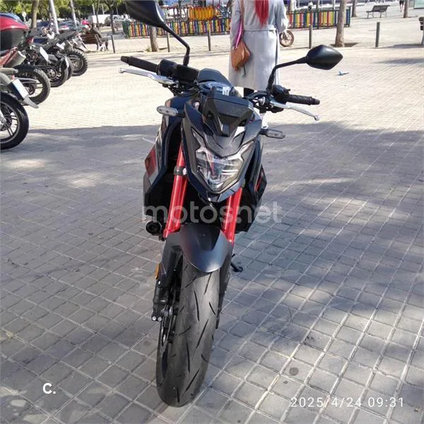 Honda CB 750 Hornet – Vista 4