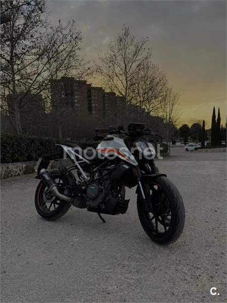 KTM 390 – Vista 10