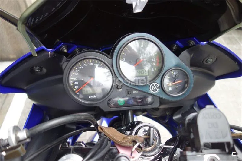 Yamaha FZS1000 Fazer – Vista 7
