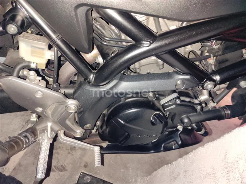 Suzuki SV 650 – Vista 4