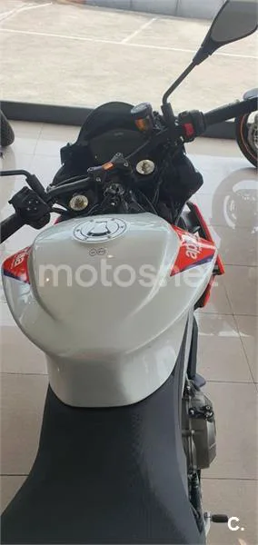 Aprilia Tuono 660 - Vista 7