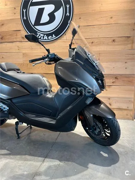 SYM Maxsym 400 – Vista 8
