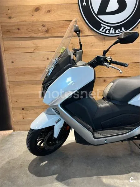 SYM Maxsym 400 – Vista 20