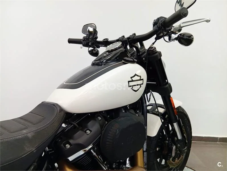 Harley-Davidson Fat Bob – Vista 16