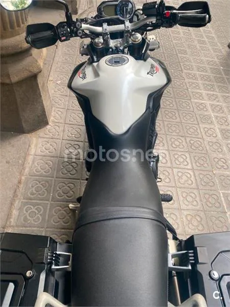 Triumph Tiger 800 – Vista 13