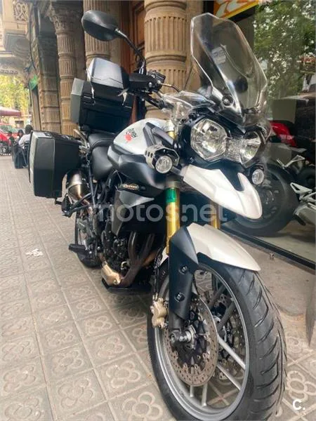 Triumph Tiger 800 – Vista 7