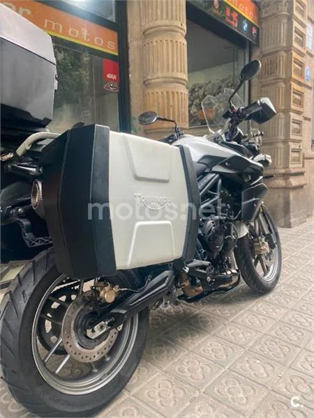 Triumph Tiger 800 – Vista 10