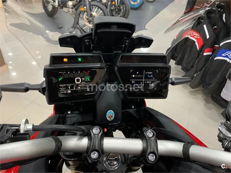 Yamaha Tracer 9 – Vista 29