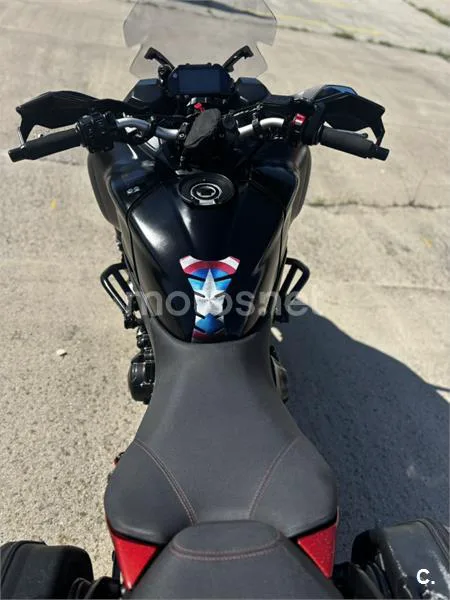 Yamaha Niken – Vista 4