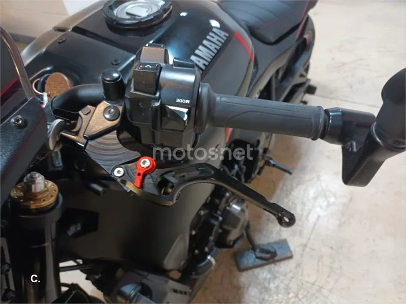 Yamaha XSR 900 – Vista 15