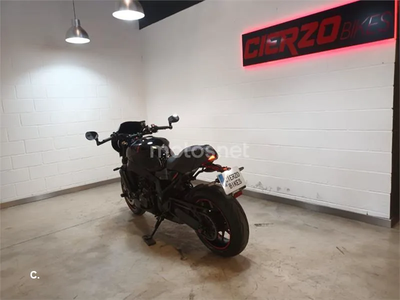 Yamaha XSR 900 – Vista 3