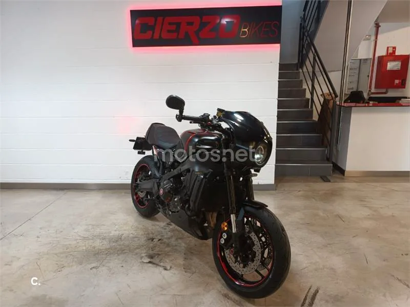 Yamaha XSR 900 – Vista 22